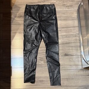 Aritzia Black Leggings